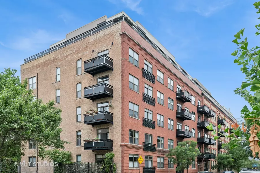 1735 W Diversey Pkwy #208, Chicago, IL 60614