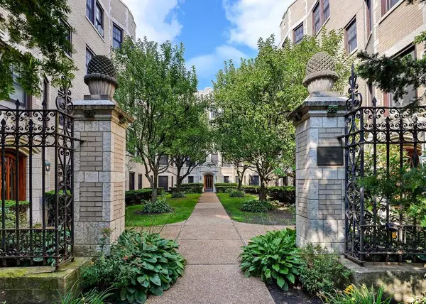 Evanston, IL 60202,809 Judson AVE #2E