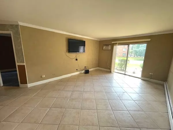 Glendale Heights, IL 60139,222 Shorewood DR #GD