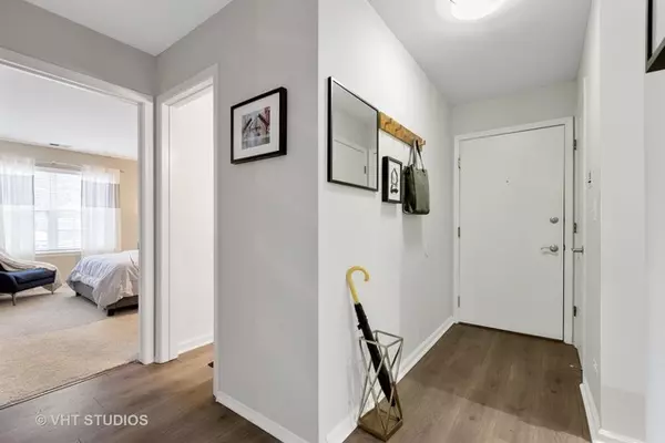 Schaumburg, IL 60173,1681 Buttonwood CIR #2724