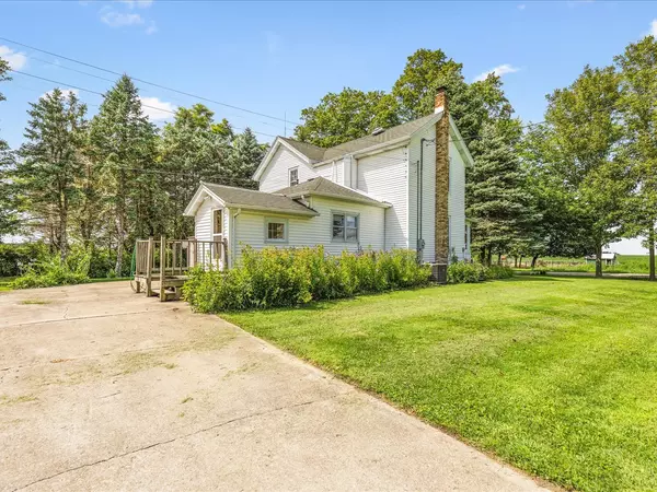 Capron, IL 61012,9311 STATE LINE RD