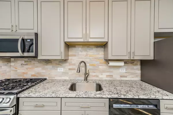 Prospect Heights, IL 60070,628 Piper LN #3A