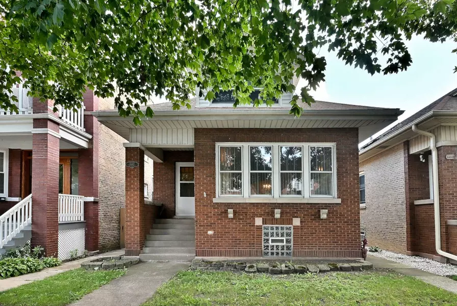 5417 W Dakin ST, Chicago, IL 60641