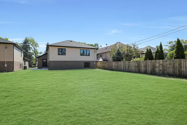 Alsip, IL 60803,11156 S Lawler AVE