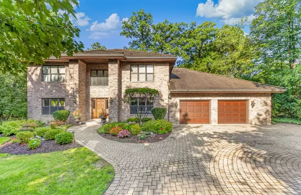 5454 Lee AVE, Downers Grove, IL 60515