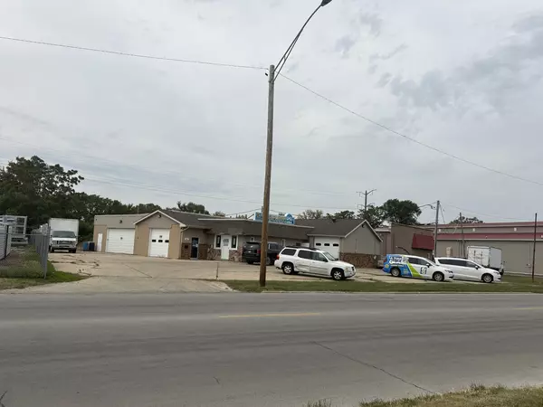 Bradley, IL 60915,327 S Schuyler AVE