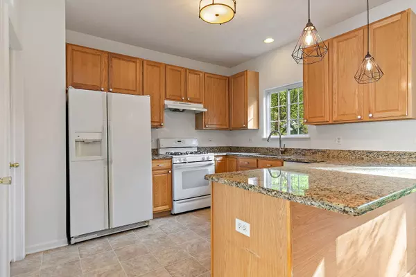 Streamwood, IL 60107,71 Monarch DR