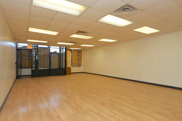 Chicago, IL 60639,5361 W North AVE