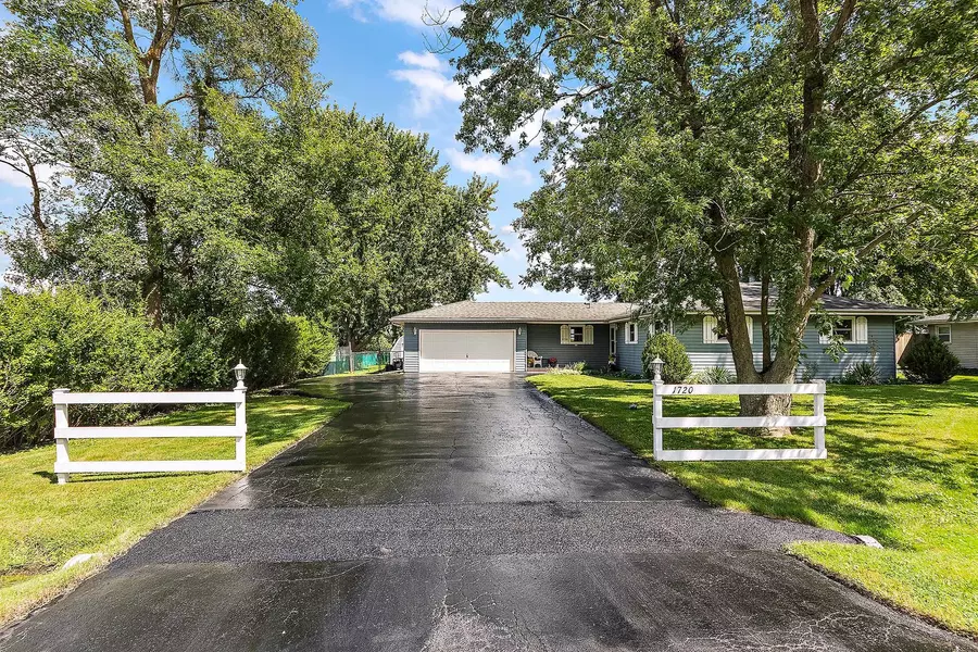 1720 Anderson RD, New Lenox, IL 60451