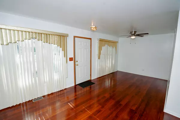 Romeoville, IL 60446,68 Freesia DR