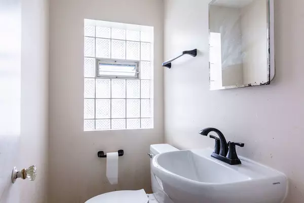 Chicago, IL 60620,9330 S Justine ST