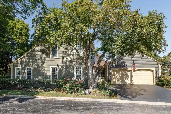 Northbrook, IL 60062,8 The Court of Charlwood