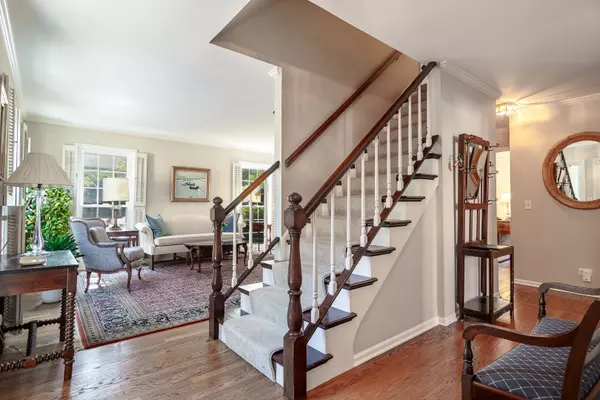 Northbrook, IL 60062,8 The Court of Charlwood