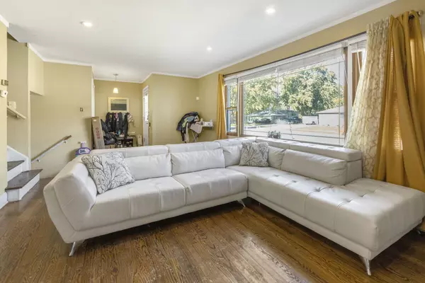 South Holland, IL 60473,1107 E 161st PL