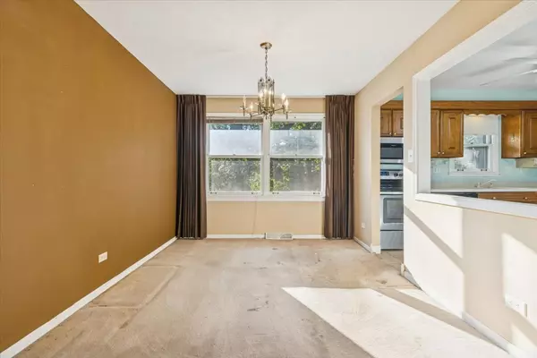 Lisle, IL 60532,5112 Main ST