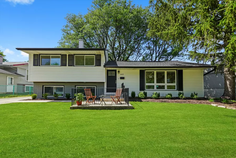 632 White Pine RD, Buffalo Grove, IL 60089