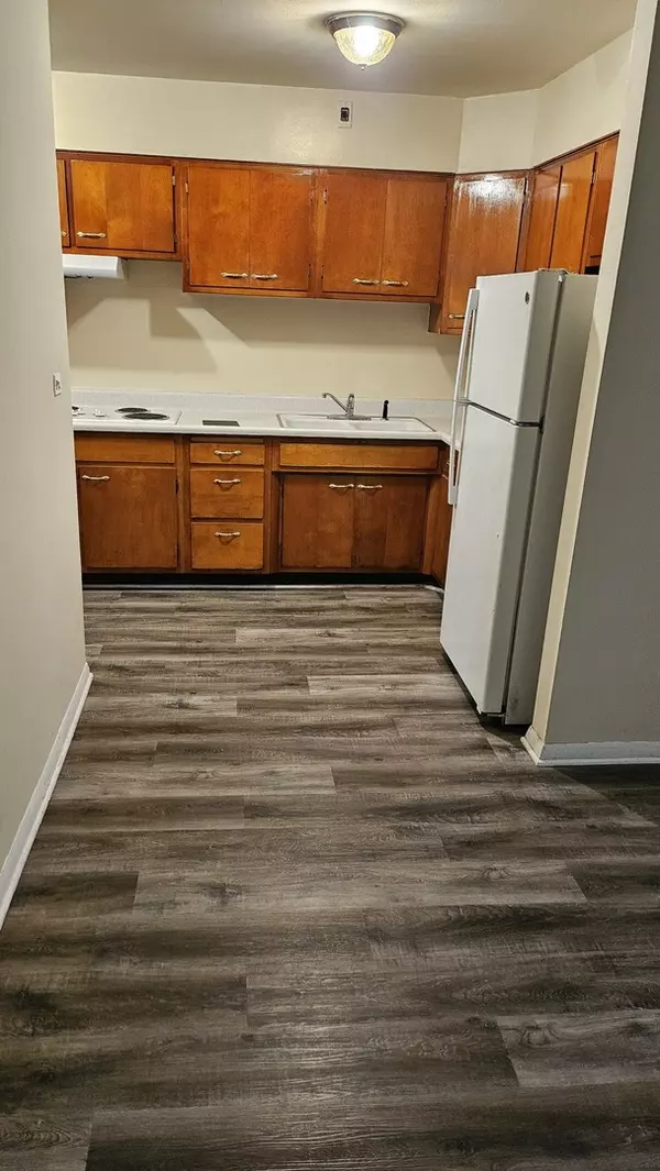 Berwyn, IL 60402,3529 S Harlem AVE #8