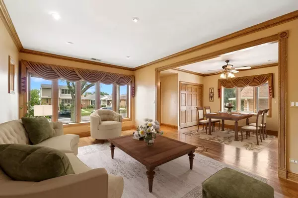 Niles, IL 60714,8114 N Ottawa AVE