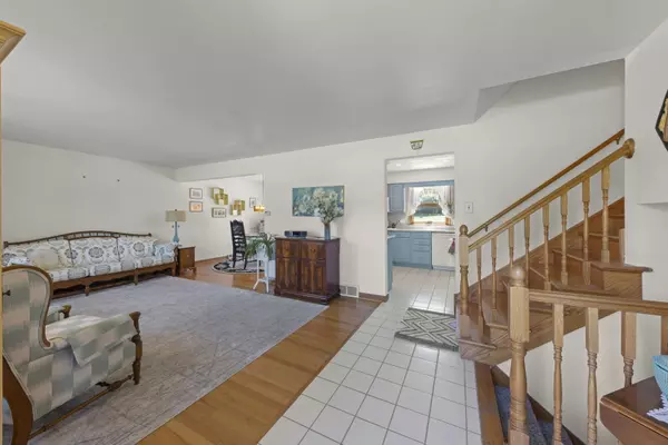 Tinley Park, IL 60477,16401 Leslie Ann DR