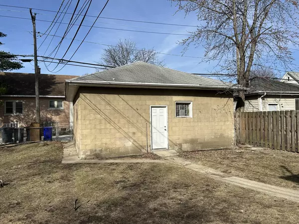 Lyons, IL 60534,4238 Joliet AVE