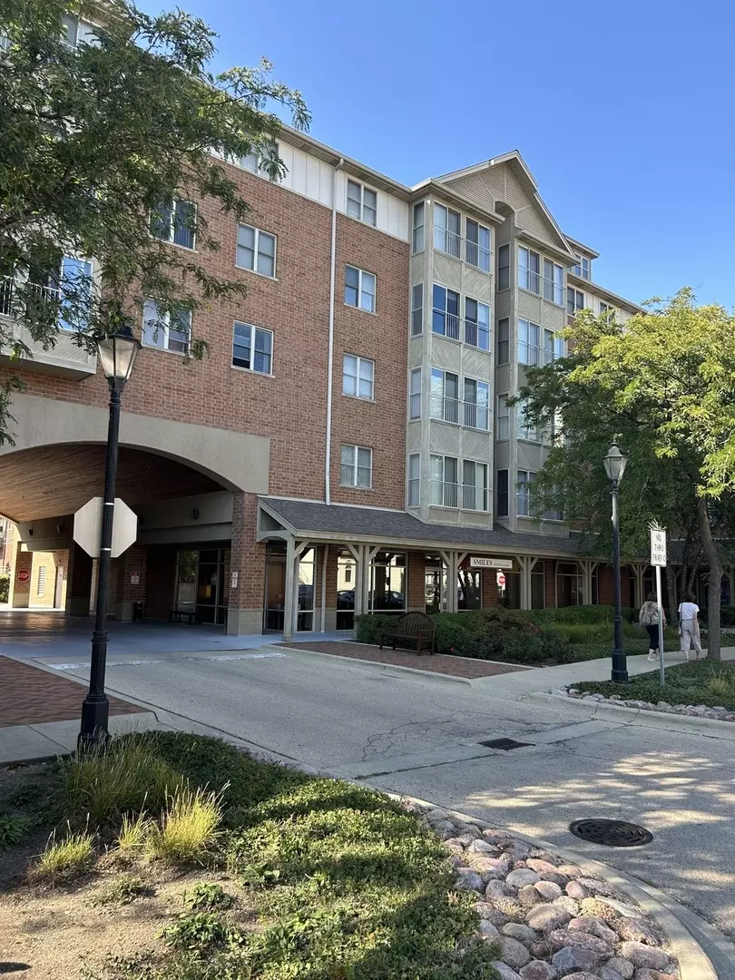 Roselle, IL 60172,Address not disclosed