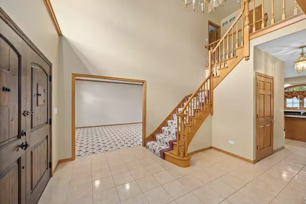 Bloomingdale, IL 60108,140 Founders Pointe S