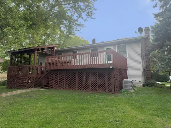 Elgin, IL 60123,89 Brookwood CT