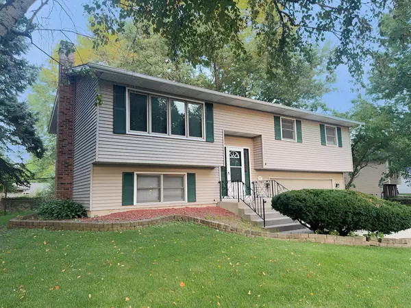 89 Brookwood CT, Elgin, IL 60123