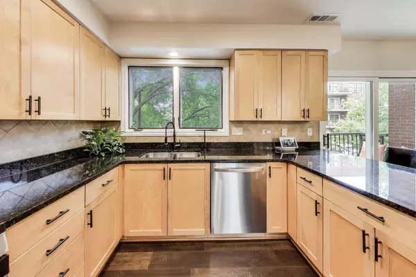 Skokie, IL 60077,5148 Cleveland ST