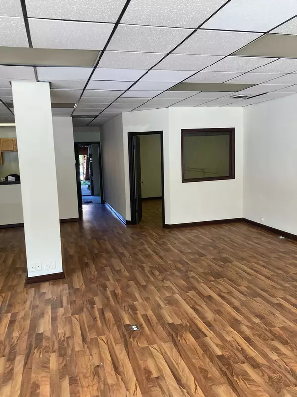 Chicago, IL 60630,5772 W Higgins AVE