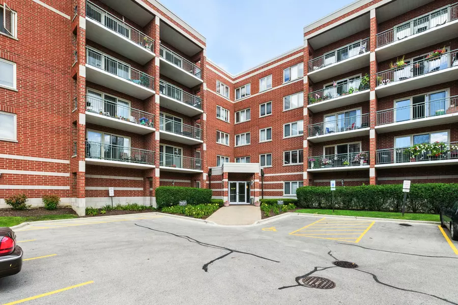 6430 W Berteau AVE #302, Chicago, IL 60634
