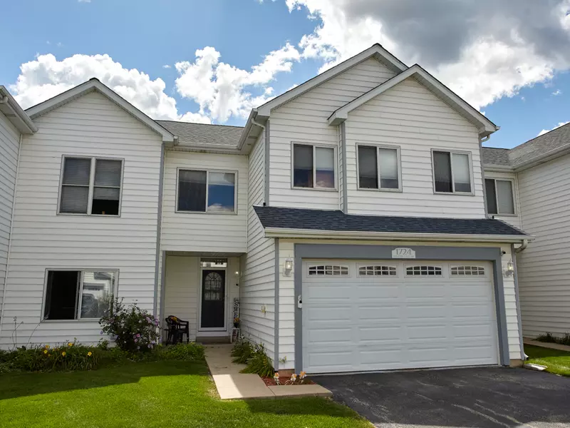 1724 Waters Edge DR, Minooka, IL 60447