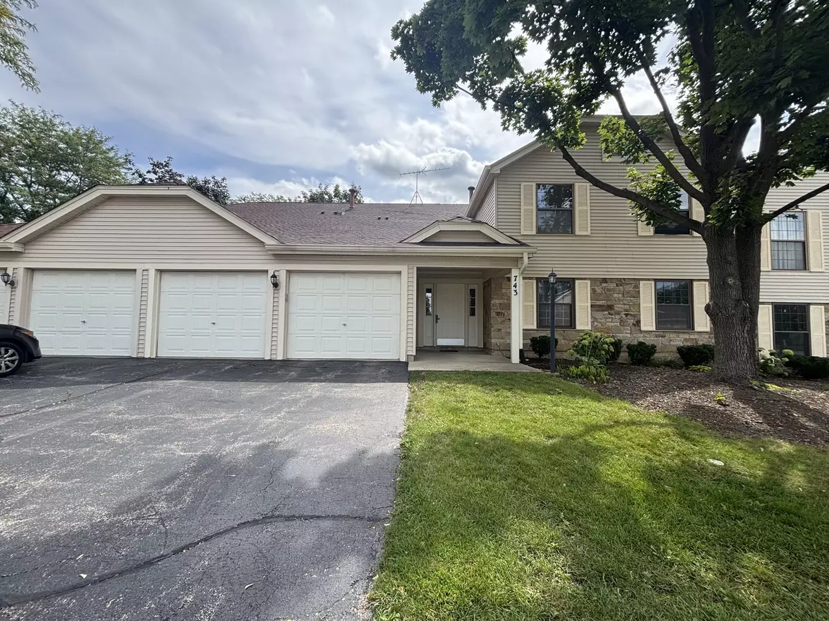 Bartlett, IL 60103,743 Sterling CT #A2