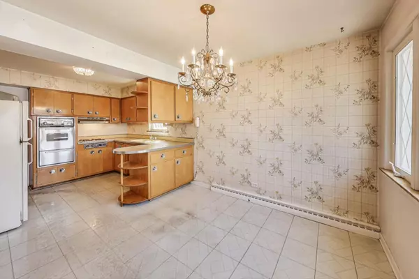 Chicago, IL 60638,6316 S Laporte AVE