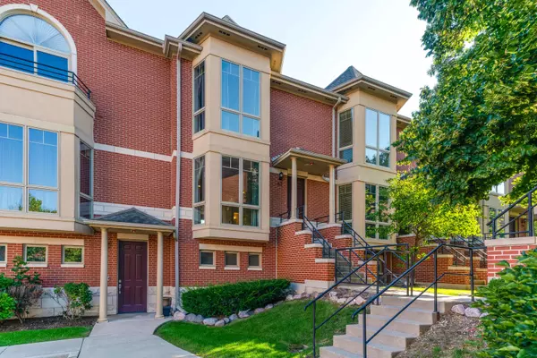 62 LEGACY LN, Wheeling, IL 60090