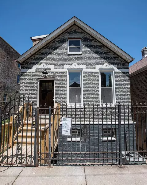 2120 W 18th ST, Chicago, IL 60608