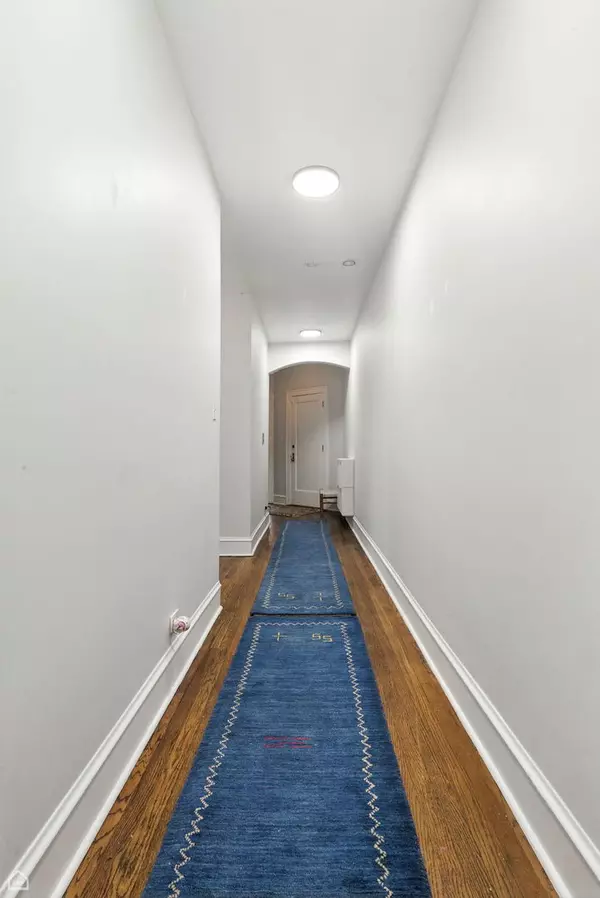 Chicago, IL 60626,1522 W Jonquil TER #3E