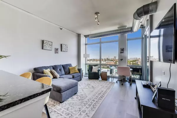 Chicago, IL 60616,1819 S Michigan AVE #803