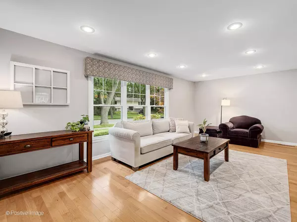 Downers Grove, IL 60516,6924 Valley View DR