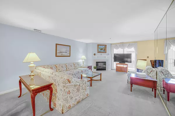 Indian Head Park, IL 60525,127 Acacia CIR #505