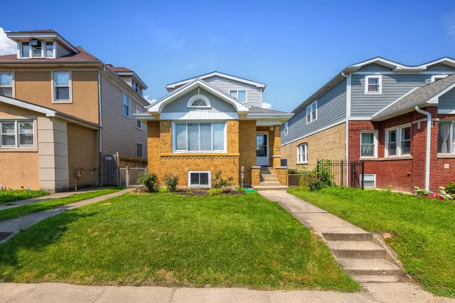 4938 N Central Park AVE, Chicago, IL 60625