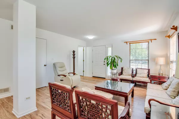 Naperville, IL 60540,1259 Lakewood CIR
