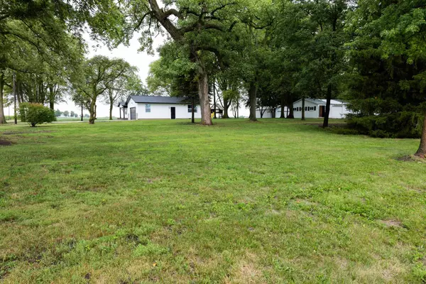 Urbana, IL 61802,2296 County Road 1900