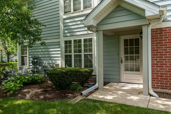 Schaumburg, IL 60194,2933 Heatherwood DR