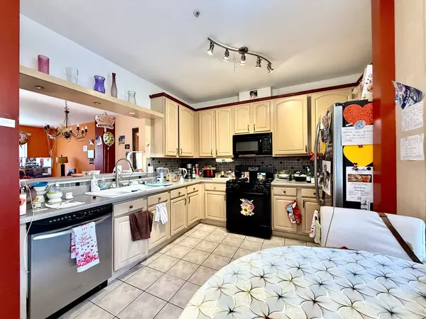 Wheeling, IL 60090,1655 Geneva DR #1655