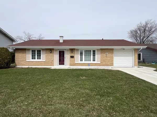 1380 Rosedale LN, Hoffman Estates, IL 60169