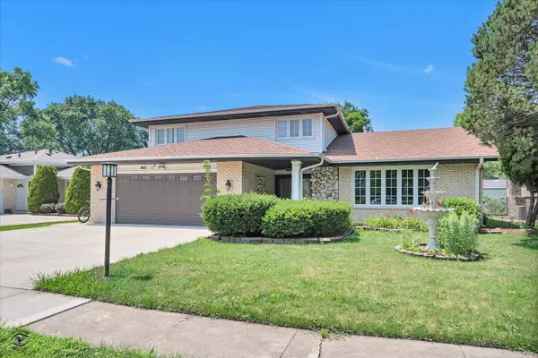 10408 S Alta DR, Palos Hills, IL 60465