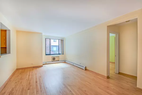 Chicago, IL 60614,2336 N Commonwealth AVE #107