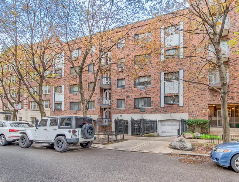 2336 N Commonwealth AVE #107, Chicago, IL 60614