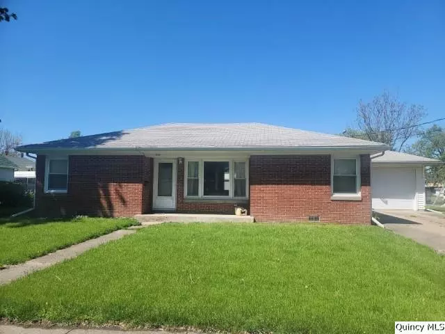 319 Davis ST, Carthage, IL 62321-1258